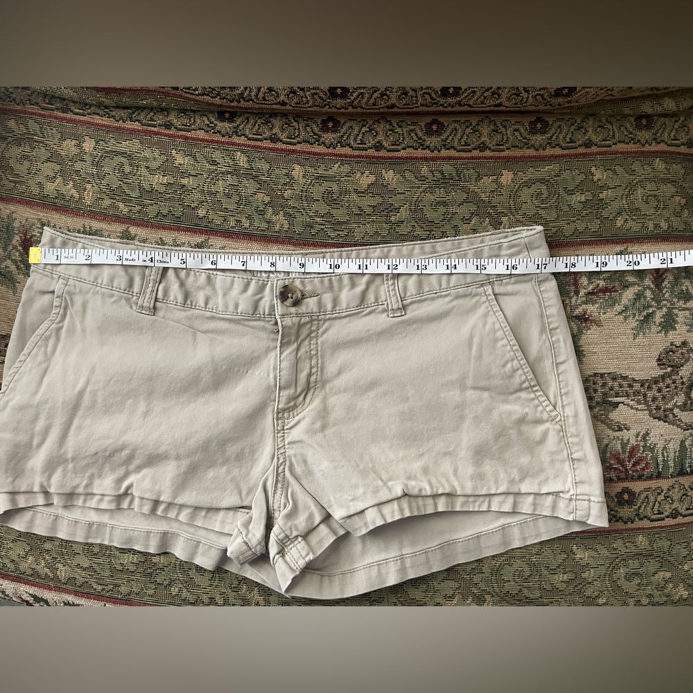 Mossimo Supply Co. Tan Khaki Women's Juniors Shorts